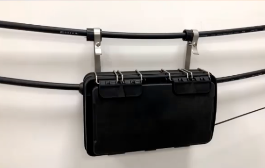 Caja de Distribución de Fibra Óptica para 24 Empalmes, con 16 acopladores SC/APC simplex, Exterior IP65, Color Negro