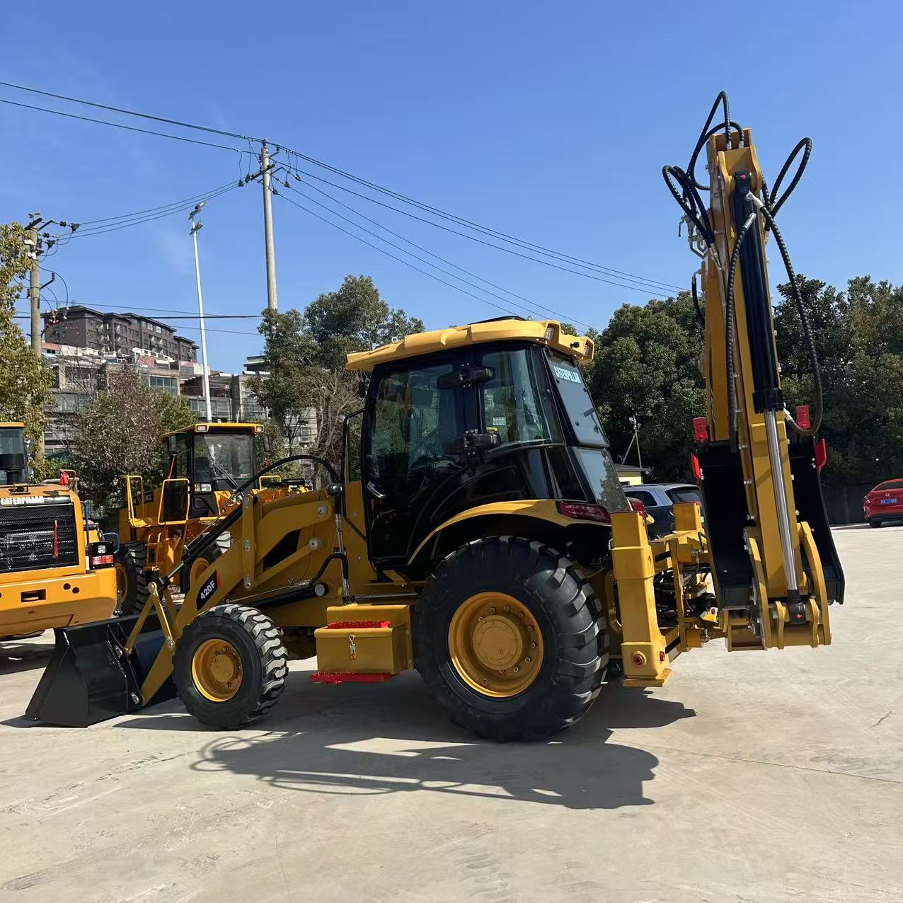 Retroexcavadora Cargadora CATERPILLAR CAT 420F seminueva al 90%