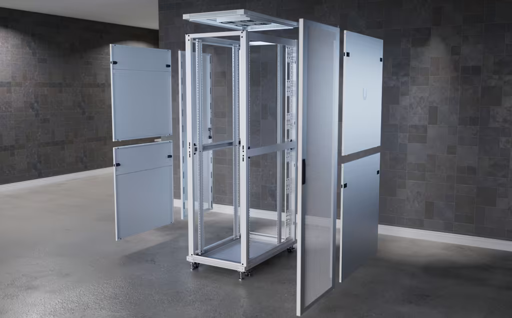UACC Rack Cabinet 42U (600 × 1000 mm) – Gabinete de Piso Totalmente Ensamblado con Ventiladores Integrados, Paneles Removibles, Ruedas con Seguro y
