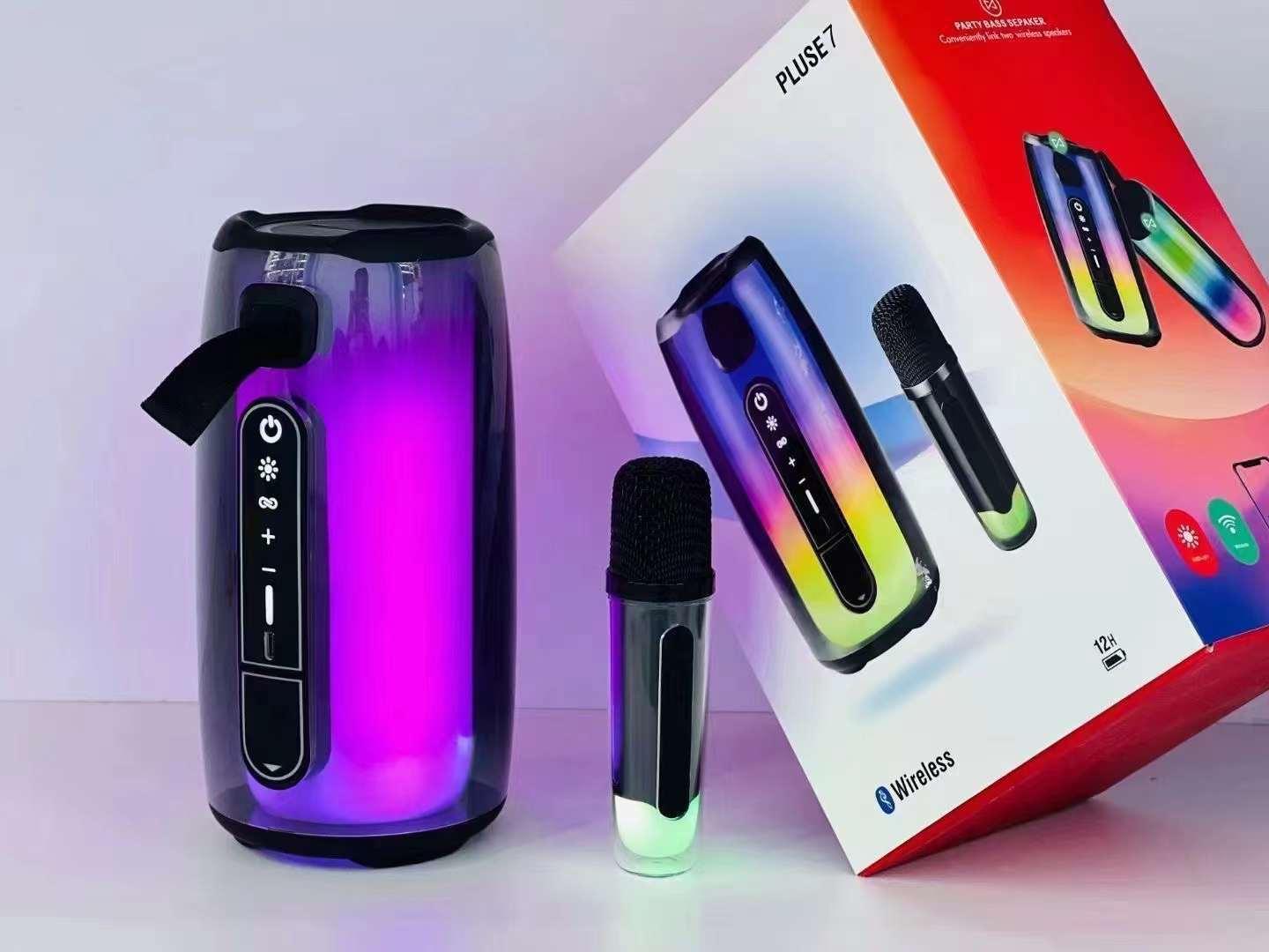 Bocina Altavoz Bluetooth Pulse7 colorido, luz ambiental de 360 grados, con opción de 1 o 2 microfonos para usar como karaoke, con batería incorporada - Ciaespinoza.com
