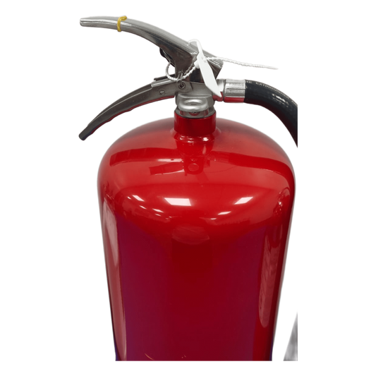Extintor de polvo químico seco, capacidad 10 libras (4.53 Kg), listado UL.
