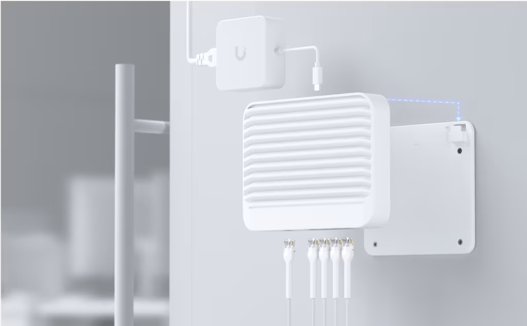 USW Flex XG Switch Capa 2, Compacto de 4 Puertos 10GbE, Puede ser Alimentado por un Puerto GbE PoE+ o con un Adaptador 5 Vcc USB-C