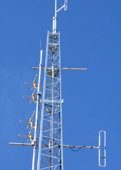 Torre Autosoportada de 64 ft (19.5m) Titan T200 Galvanizada (incluye anclaje)