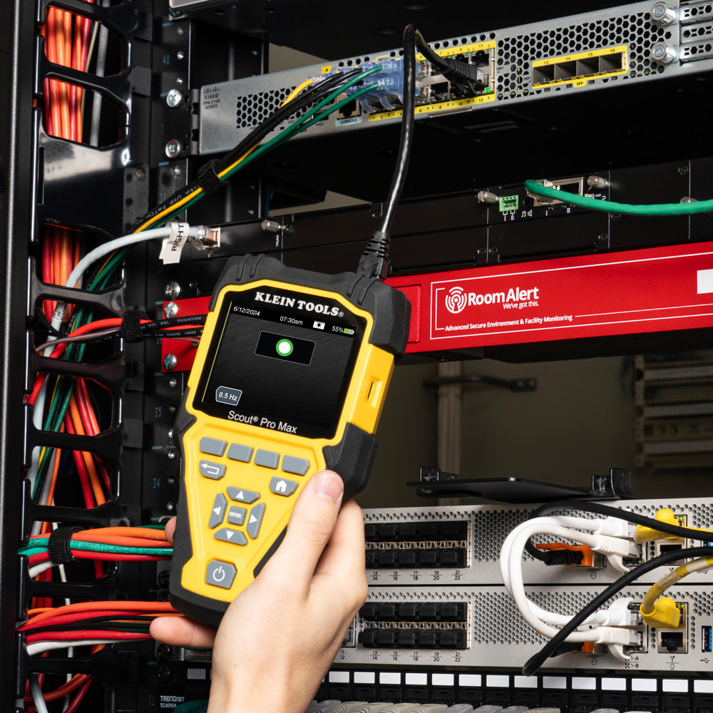 Juego de Probador de Cables de Red con Transmisores Remotos Scout? Pro Max. Detecta la Capacidad de la Red y las Velocidades de Conexión hasta 10 Gbps