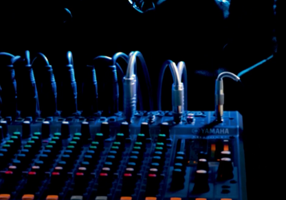 Mezcladora de Audio | 6 Canales | 2 entradas de micro/6 de línea (2 mono + 2 estéreo) | Efectos Integrados | Alimentación Phantom