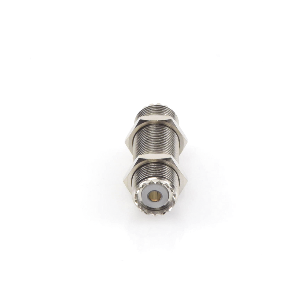 Adaptador Pasamuros de Doble UHF Hembra (SO-239), Montaje para Panel con Rosca Estándar
