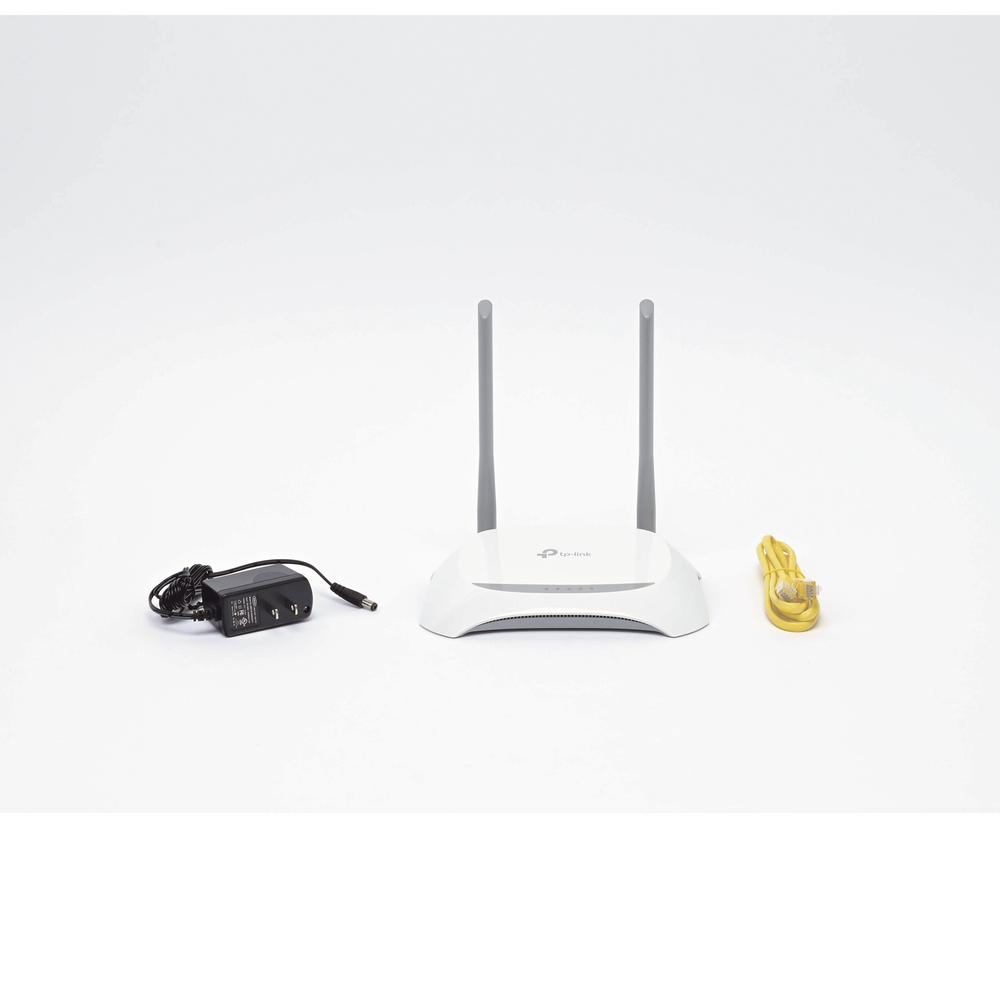 Router Inalámbrico para WISP con Configuración de fábrica personalizable / 2 Antenas 5dBi / 4 Puertos LAN 10/100Mbps / MIMO 2x2 / Control de Ancho de