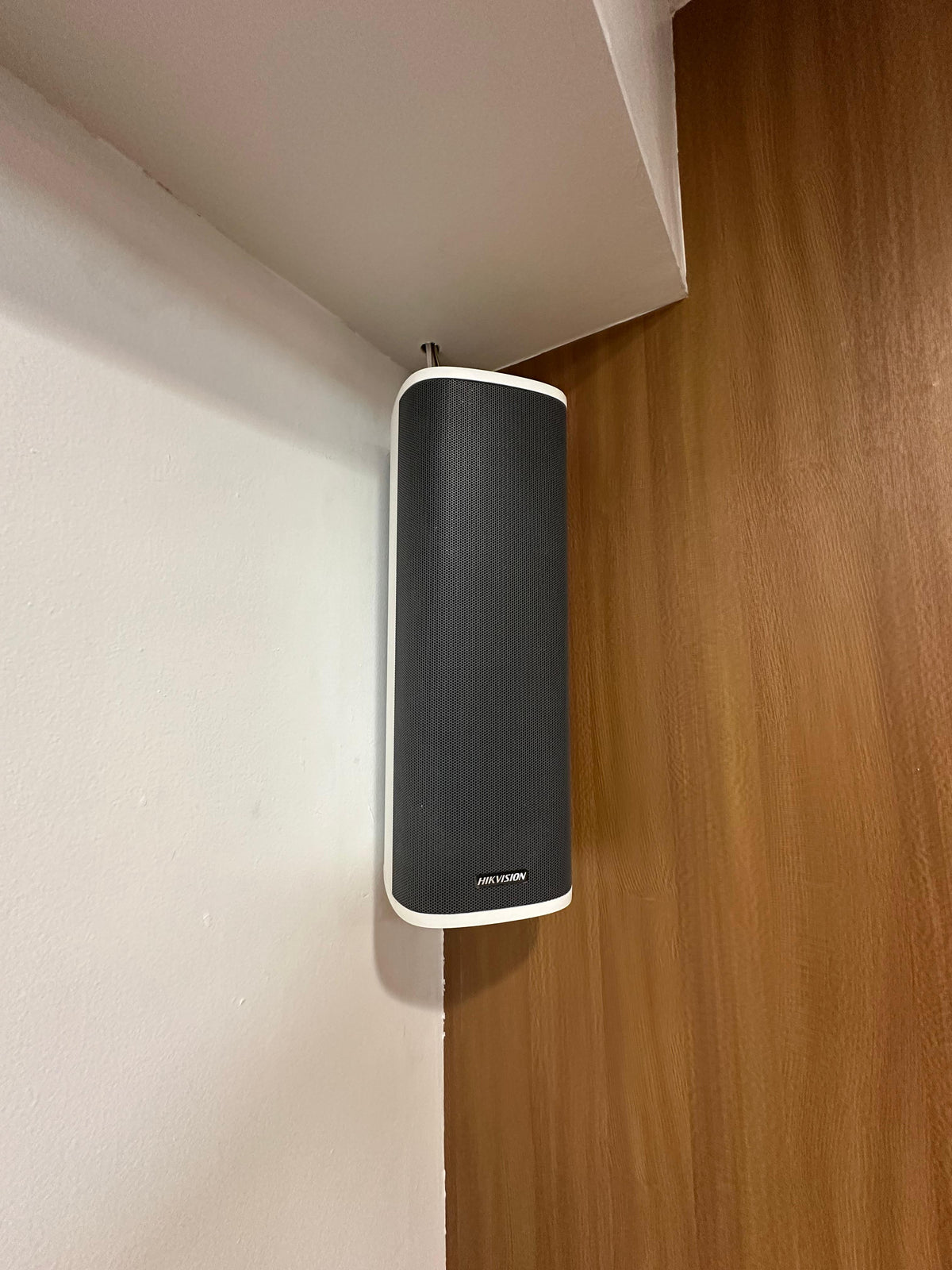 Bocina (Altavoz IP ) | Tipo Trompeta | 7 Watts | No requiere amplificador | PoE+ | Exterior IP67 | Metal | Voceo en tiempo real | Calendarización de