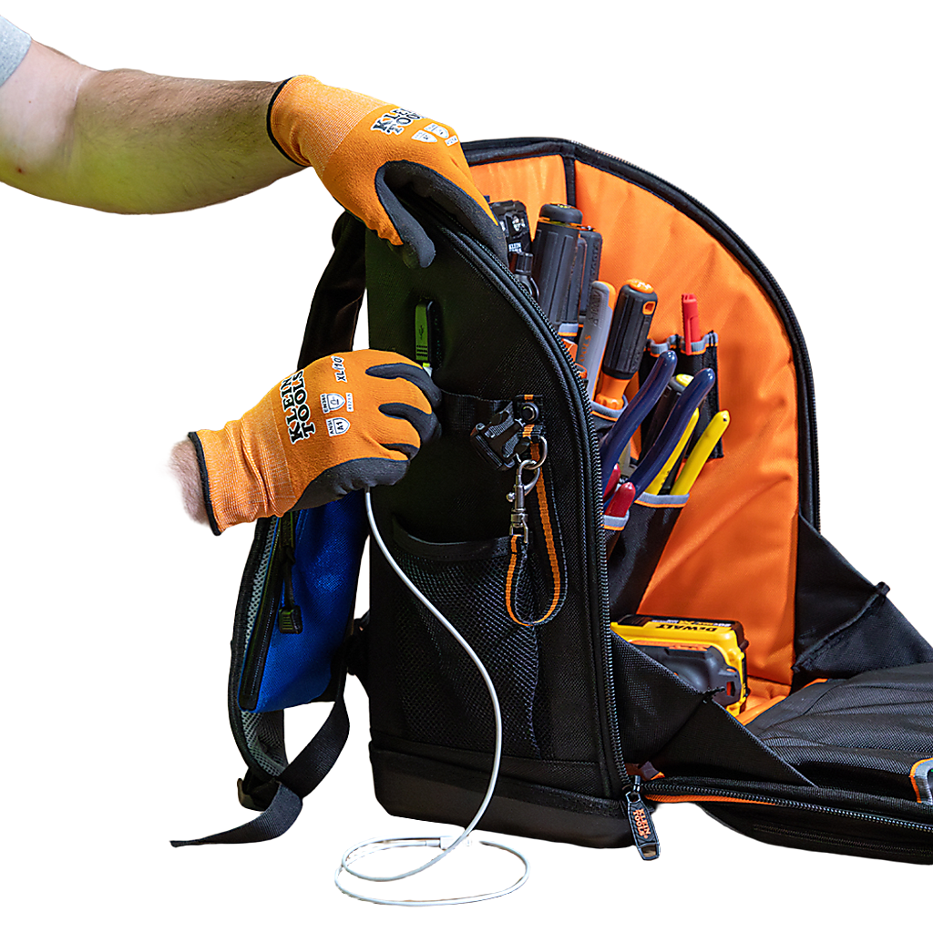Mochila Profesional para Herramientas / 27 Bolsillos / Acceso Rápido y Estación de Trabajo / Base Moldeada Ancha / Interior Naranja / USB-C / Soporte