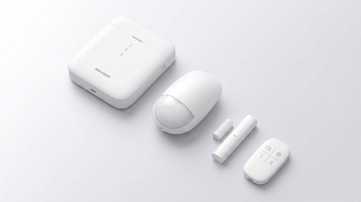 (AX PRO) KIT de Alarma AX PRO / Incluye: 1 Hub con bateria de respaldo / 1 Sensor PIR / 1 Contacto Magnético / 1 Control Remoto / WiFi / Compatible