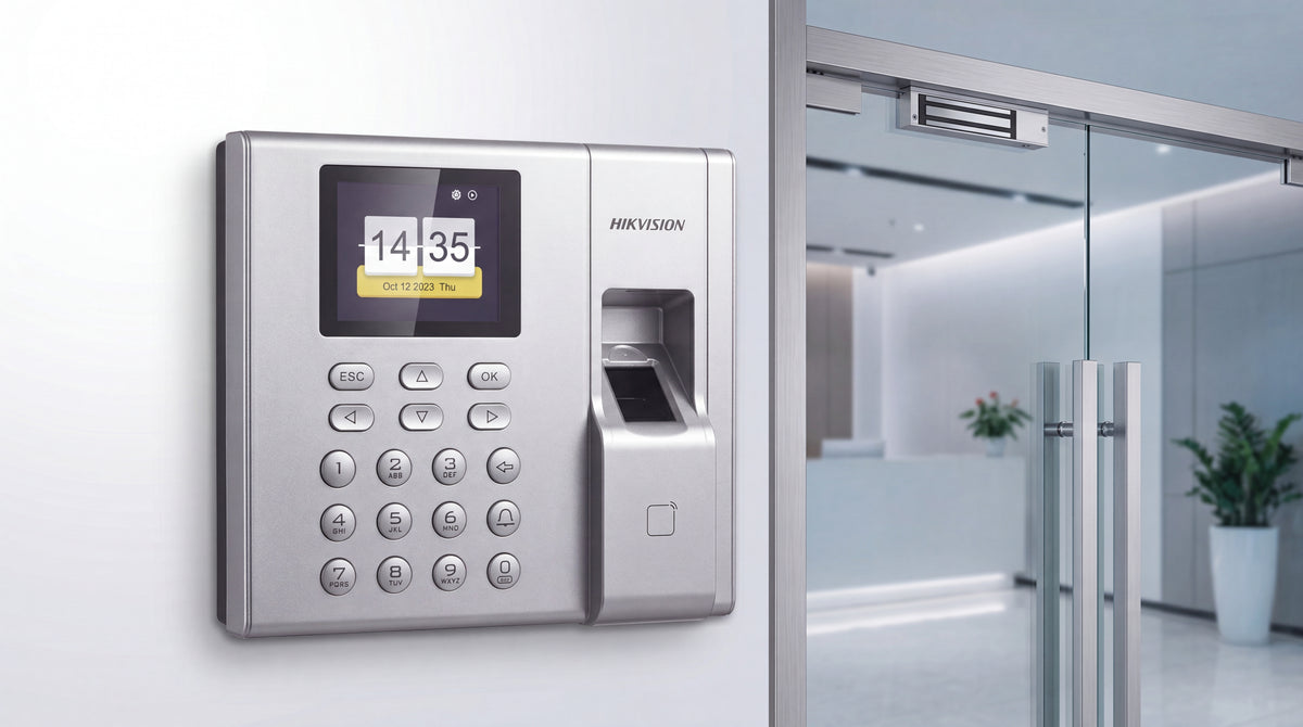 Terminal de Control de Acceso y Asistencia / Huella y Tarjetas EM / 1,000 Usuarios / Hik-Connect P2P / Pantalla LCD 2.4" / iVMS-4200