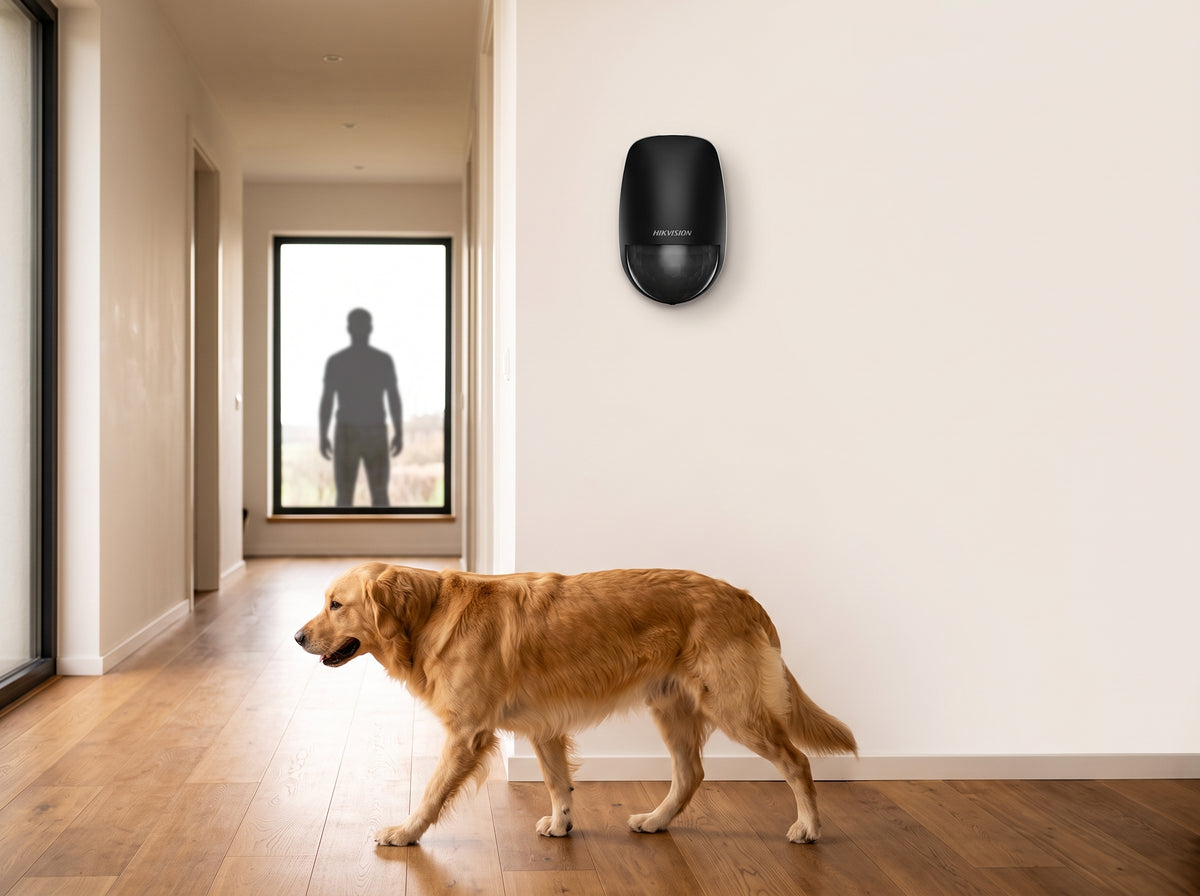 Detector PIR Inalámbrico Interior AX PRO / Inmunidad a Mascotas hasta 30 kg / Rango 15 m (49.2 ft) / Ángulo 85.9° / Tri-X Wireless 433 MHz / AES-128