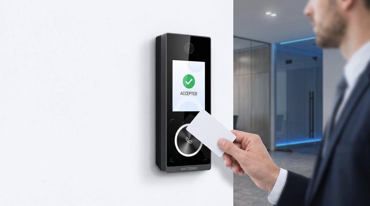 Terminal Facial MinMoe WiFi y PoE con Tarjetas MIFARE / Boton de Llamada / Exterior IP65 / 1000 Rostros / HIK-IA / HikConnect Teams