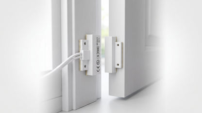 Contacto Magnético Ultra Compacto / GAP 13 mm (0.51 in) / Reed Switch NC / 12 VCC / Puertas y Ventanas