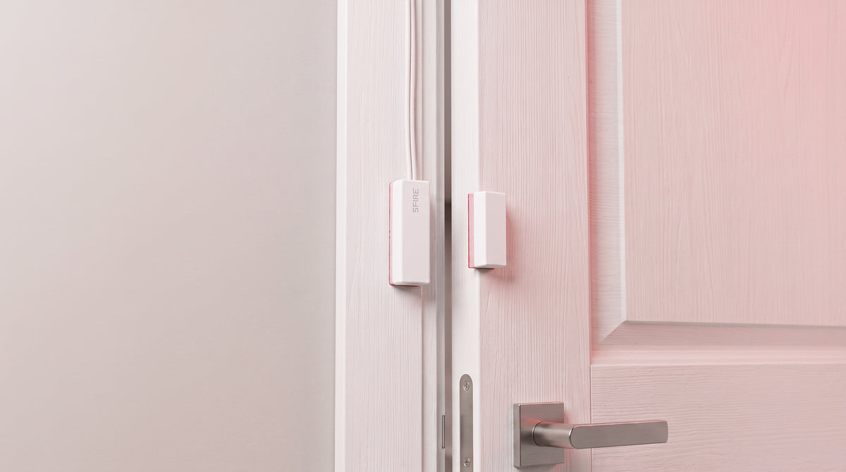 Contacto magnético para puertas y ventanas con cable de 45 cm color blanco / GAP: 13 mm