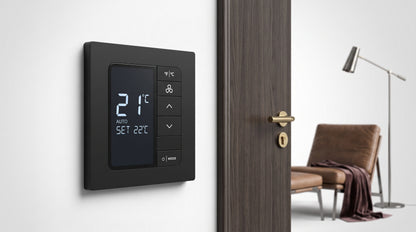 INNCOM e7 EMS / Termostato de Gestión Energética / 100-277 VAC / FCU 2 y 4 Tubos / BACnet MS/TP y Wi-Fi / Sensor PIR / Ónix Negro