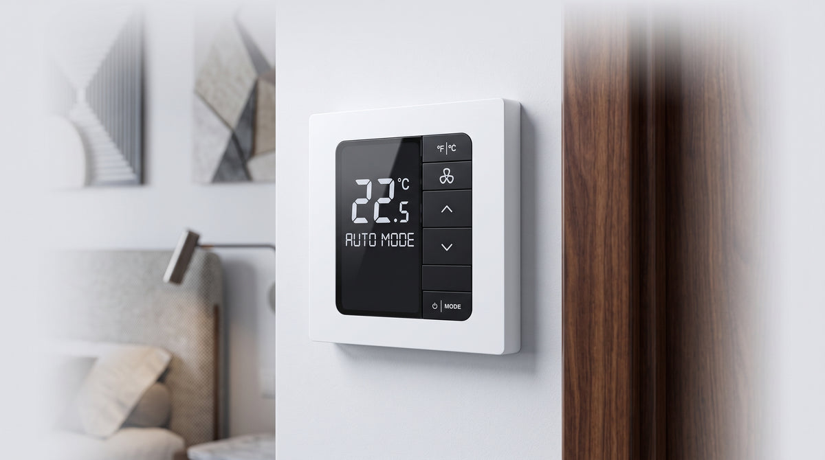 INNCOM e7 EMS / Termostato de Gestión Energética / 100-277 VAC / FCU 2 y 4 Tubos / BACnet MS/TP y Wi-Fi / Sensor PIR / Blanco Hielo