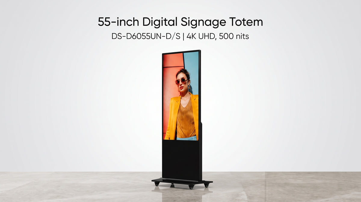 Pantalla de 55" 4K para Publicidad Digital / Base para Piso (Totem) / Gestión de Contenido y Control Centralizado