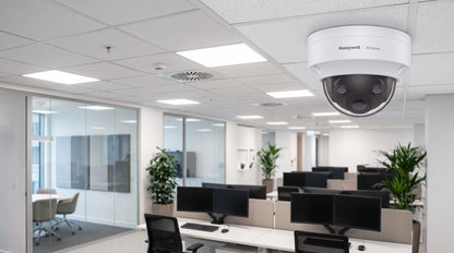 Cámara Domo IP / 3 MP / Lente Fijo 2.8 mm / WDR 120 dB / IR 40 m / IP66 IP67 IK10 / PoE / NDAA