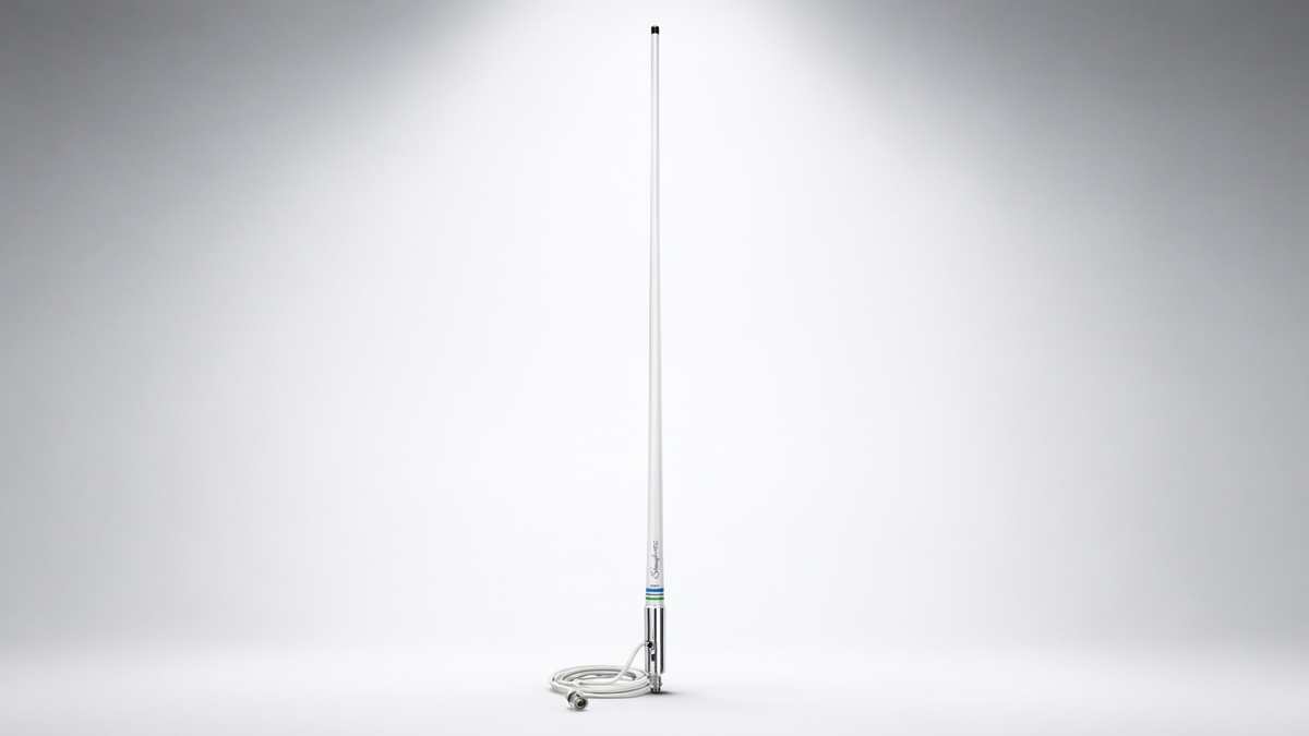 Antena Marina VHF SHAKESPEARE 5104 / Base 1.2 m (3.9 ft) / 3 dB / 50 W / Cable RG-58 4.5 m (15 ft) / Soporte Latón Cromado / Banda Marina VHF