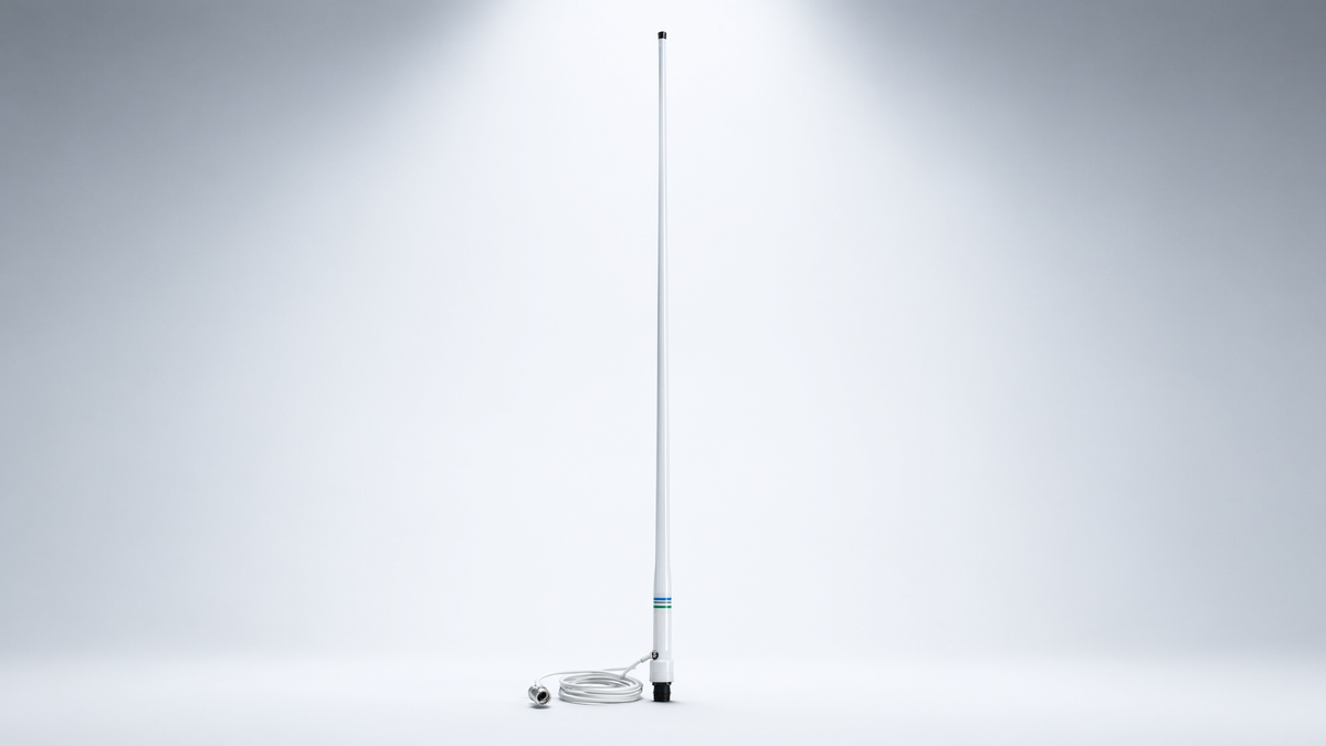 Antena Marina VHF SHAKESPEARE 5206-N / Fibra de Vidrio / 6 dB / 50 W / Cable RG-58 4.5 m (15 ft) / Base de Nylon / 2.4 m (7.9 ft) / Banda Marina VHF