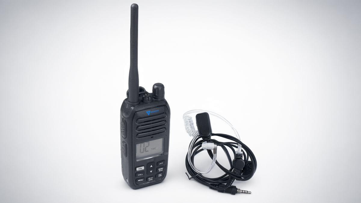 Radio Portátil Marino TXM52 / Sumergible IP67 / Luz Activada por Agua / NRC Reducción de Ruido / Dual-Watch / 5W de Potencia / Incluye Micrófono