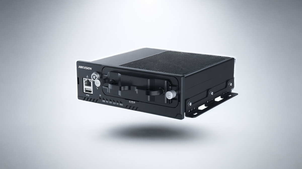 DVR Móvil 1080P (2 Megapixel) / 4 Canales TURBO + 4 Canales IP / GPS Integrado / Sensor G / IA ADAS-DSM-BSD / 9-36 Vcc