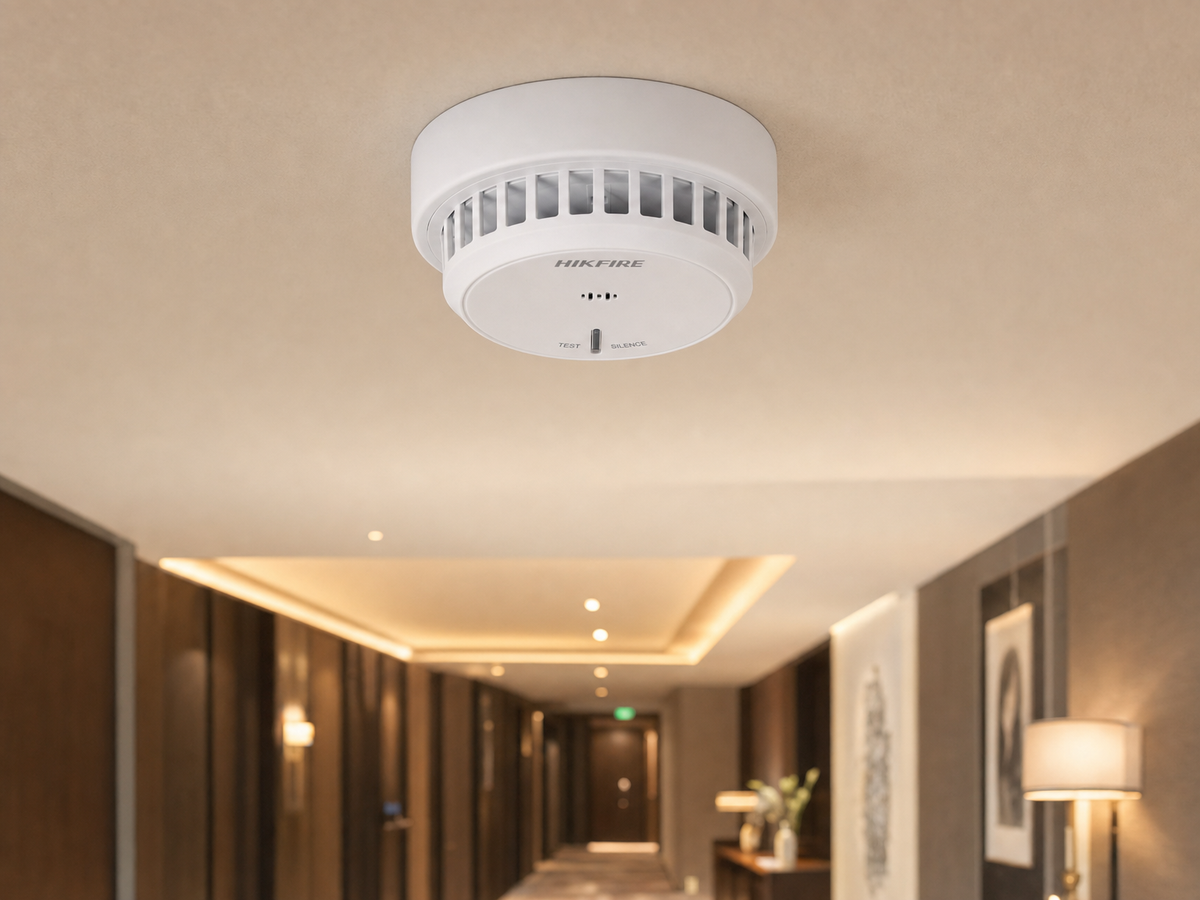 Detector de Humo Óptico Autónomo / Sensor Fotoeléctrico / Alarma 85 dB a 3 m / Batería AA 3 Años / Salida de Alarma / EN14604:2005