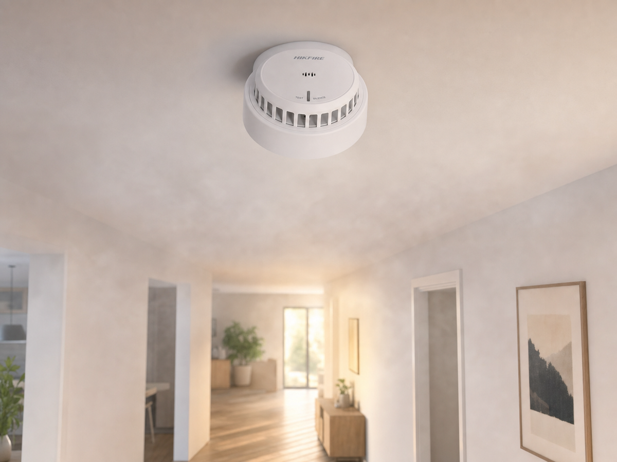 Detector de Humo Óptico Autónomo / Sensor Fotoeléctrico / Alarma 85 dB a 3 m / Batería AA 3 Años / Salida de Alarma / EN14604:2005