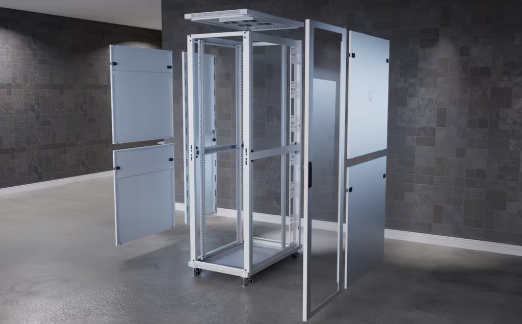 UACC Rack Cabinet 42U (600 × 1000 mm) – Gabinete de Piso Totalmente Ensamblado con Ventiladores Integrados, Paneles Removibles, Ruedas con Seguro y