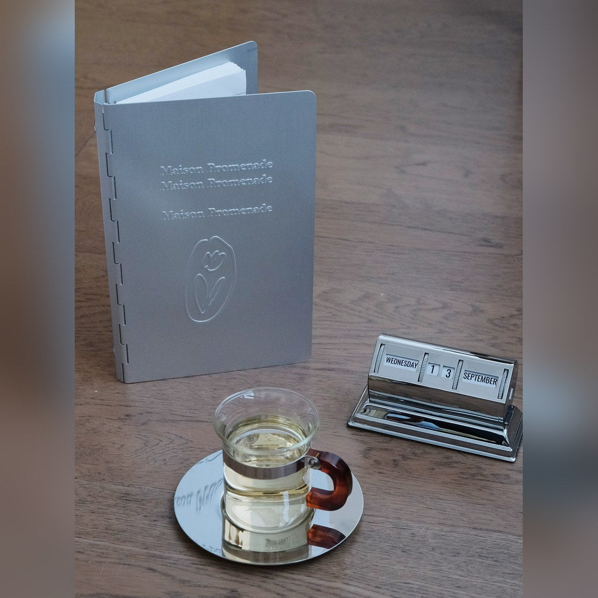 Carpeta de anillas A6 de aluminio con tulipán grabado (6 anillos, recargable)