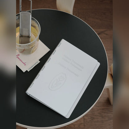 Carpeta de anillas A6 de aluminio con tulipán grabado (6 anillos, recargable)