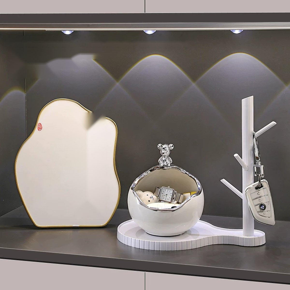 Organizadores decorativos para el recibidor: conejo u osito de cerámica, cajoneras y juegos