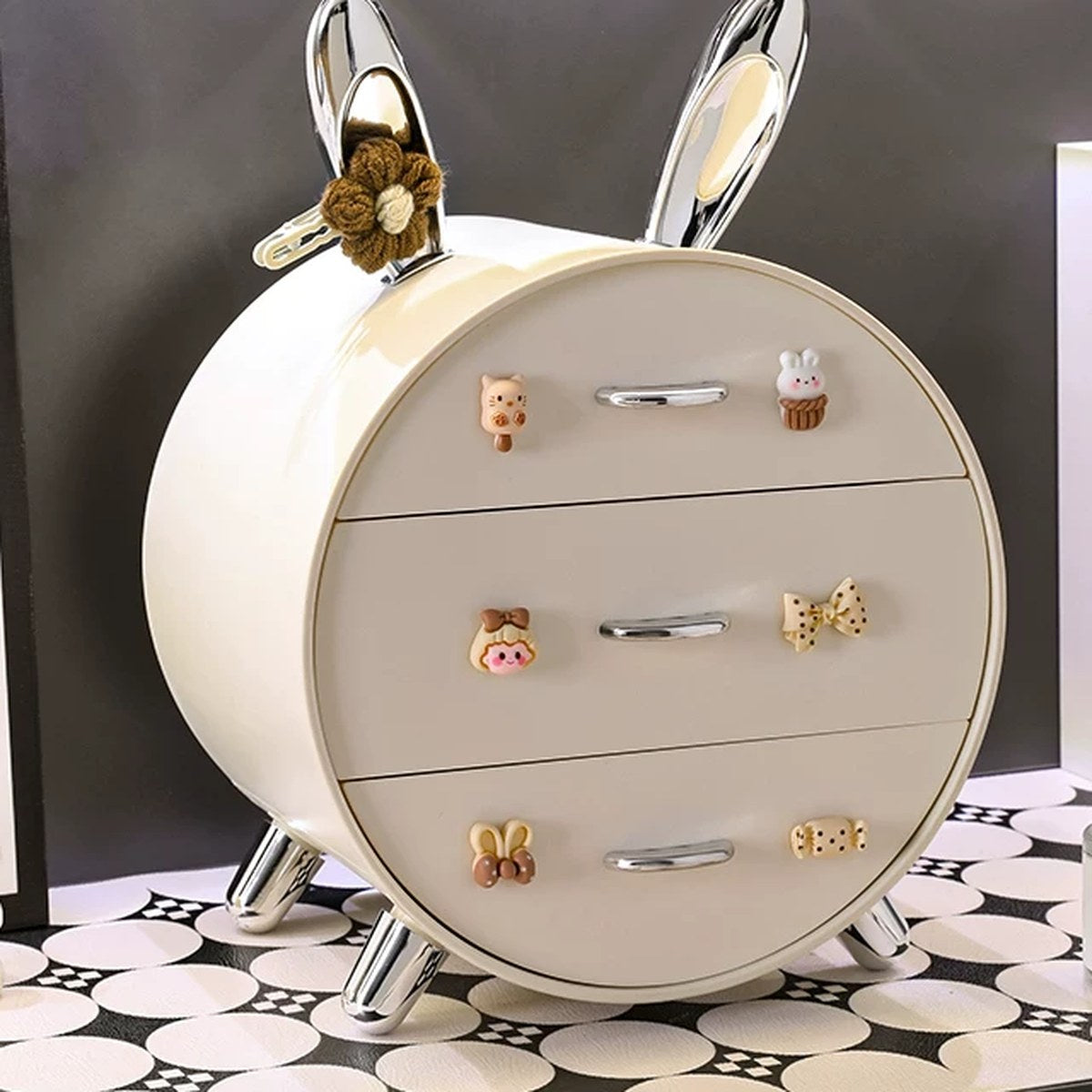 Organizadores decorativos para el recibidor: conejo u osito de cerámica, cajoneras y juegos