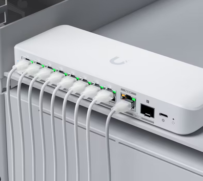 USW Flex 2.5G Switch de 8 Puertos 2.5GbE, con un Puerto de Enlace Ascendente Combinado RJ45/SFP+ de 10 GbE, Incluye Adaptador ca/cc