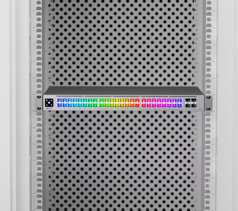 UniFi Switch Pro Max 48 – Switch Capa 3 con 48 Puertos (16 × 2.5 GbE y 32 × 1 GbE), 4 Puertos SFP+ 10G y Pantalla Informativa Integrada