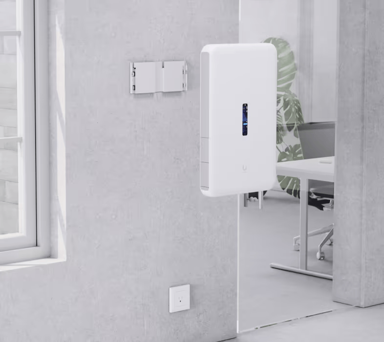Dream Wall Cloud Gateway 10G Diseñado para Montaje en Pared con WiFi 6 Integrado, Switch PoE de Alta Potencia y Compatibilidad Total con Aplicaciones