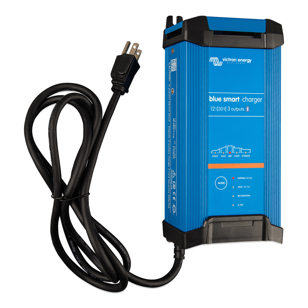 Blue Smart IP22 12/30 / Cargador de Baterías 12V, 30A / Para Ambientes Marinos y Terrestres. / Bancos de 120 a 300 Ah