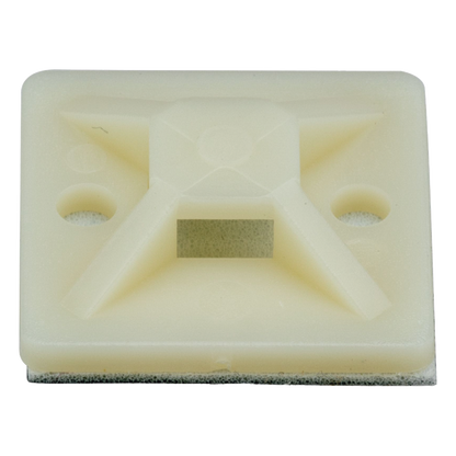 Montaje-Sujetador Adhesivo STRONGHOLD de 4 Vías de 3/4" x 3/4" x 1/4", Color Natural, Nylon 6.6 Retardante de Llamas V-2, Paquete de 100pz