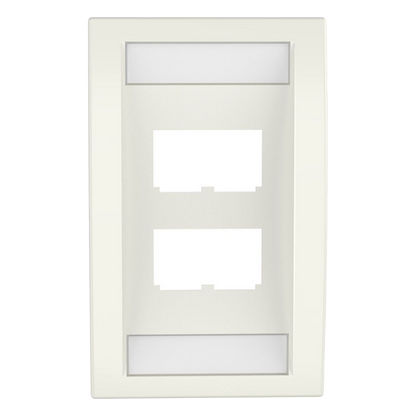 Placa de Pared Vertical Ejecutiva, Salida Para 4 Puertos Mini-Com, Con Espacios Para Etiquetas, Color Blanco Mate
