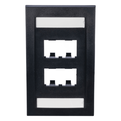 Placa de Pared Vertical Ejecutiva, Salida de 4 Puertos Mini-Com, Con Espacios Para Etiquetas, Color Negro