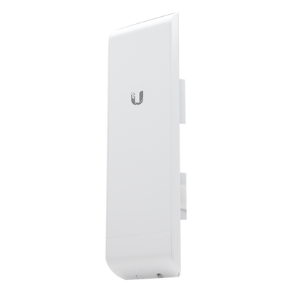 NanoStation airMAX M2 CPE, hasta 150 Mbps, frecuencia 2 GHz (2412-2462 MHz) con antena integrada de 11 dBi