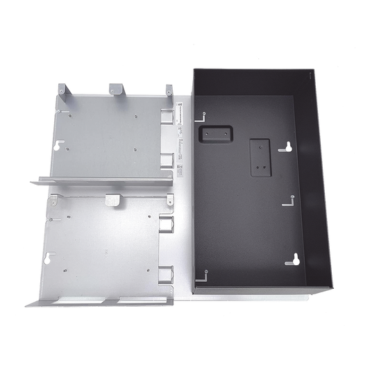 Chasis de 2 filas con micrófono incluido, para montar el procesador de audio digital DVC-EM junto con un NFS2-3030 o NCA-2, en gabinetes NOTIFIER