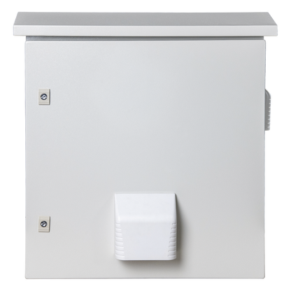 Gabinete Ventilado de Acero IP55 Uso en Exterior (593 x 609 x 399 mm) con Placa Trasera Interior Metálica y Compuerta Inferior Atornillable. Incluye