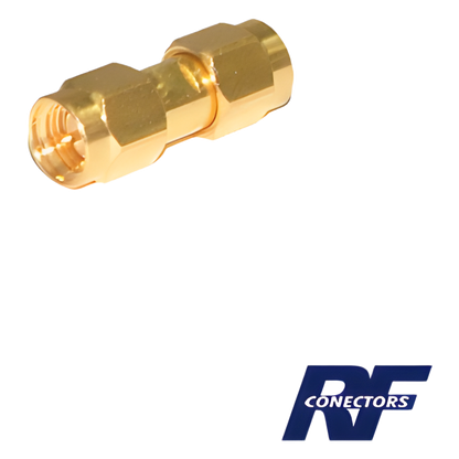 Adaptador Tipo Barril, de Conector SMA Macho a SMA Macho, Oro/ Oro/ Teflón.â€‹
