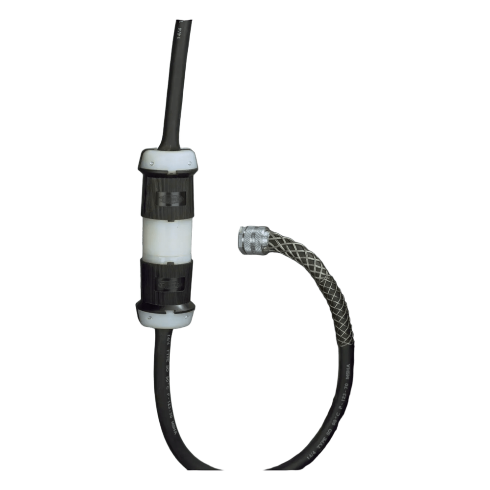 Conector Industrial con Bloqueo de Media Vuelta / 20 A 250 V CA / 2 Polos 3 Hilos / Color Blanco y Negro / Nema L6-20R.