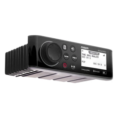 Sistema de Audio Marino MS-RA70 / Pantalla LCD Monocroma 2.6" / Tecnología Multi-Zone™️ 2 Zonas / Potencia Pico 200 W / Bluetooth® y ANT®