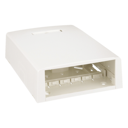 Caja de Montaje en Superficie, con Accesorio para Resguardo de Fibra Óptica, para 12 Módulos Mini-Com, Color Blanco Mate