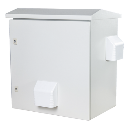 Gabinete Ventilado de Acero IP55 Uso en Exterior (593 x 609 x 399 mm) con Placa Trasera Interior Metálica y Compuerta Inferior Atornillable. Incluye
