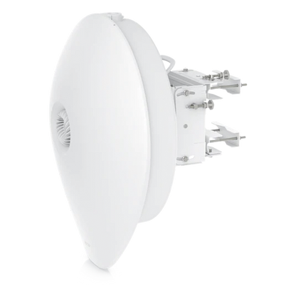 airFiber 60 XG Radio PtP 60 GHz (57–66 GHz) con Radio de Respaldo de 5 GHz, Para una Distancia de Hasta 4 km con Soporte SFP+